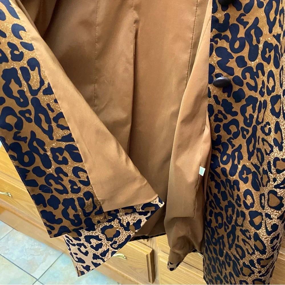 Host Pick! Make offer! RARE DON CASTER TRUE Modern look VINTAGE LEOPARD/ LEATHER - Picture 8 of 16